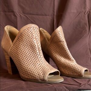 Lucky Brand Tan Leather Heels with Perforated Design